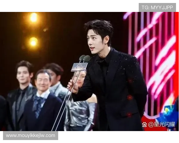 足球场上的黑色闪耀明星他们如何改变了这项运动的历史与未来